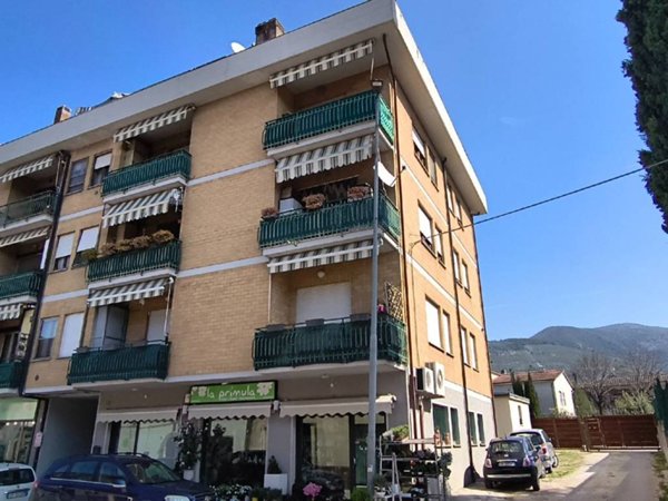 appartamento in vendita a Foligno in zona Sant'Eraclio