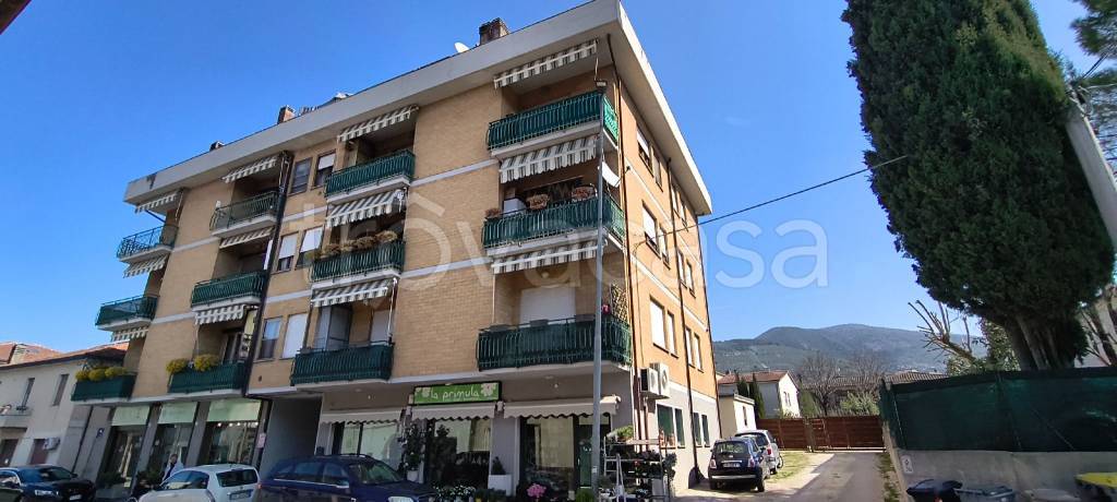 appartamento in vendita a Foligno in zona Sant'Eraclio