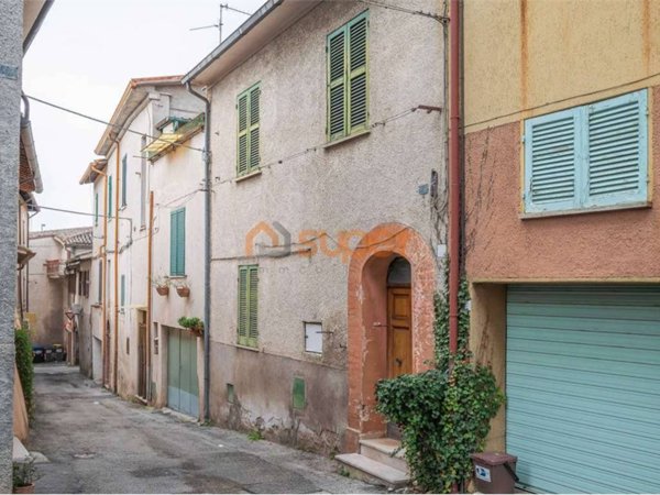 casa indipendente in vendita a Foligno in zona Sant'Eraclio