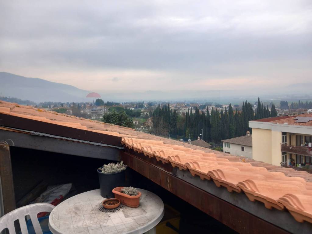 appartamento in vendita a Foligno in zona Camino