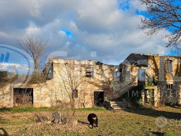 casale in vendita a Foligno