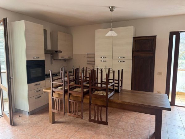 casa indipendente in vendita a Foligno in zona Camino