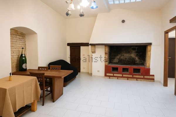 pentavano in vendita a Foligno