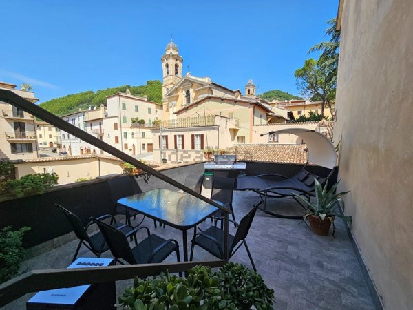 casa indipendente in vendita a Foligno in zona Belfiore