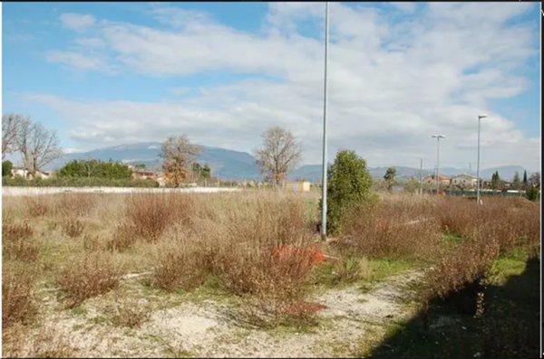 terreno edificabile in vendita a Foligno in zona Maceratola
