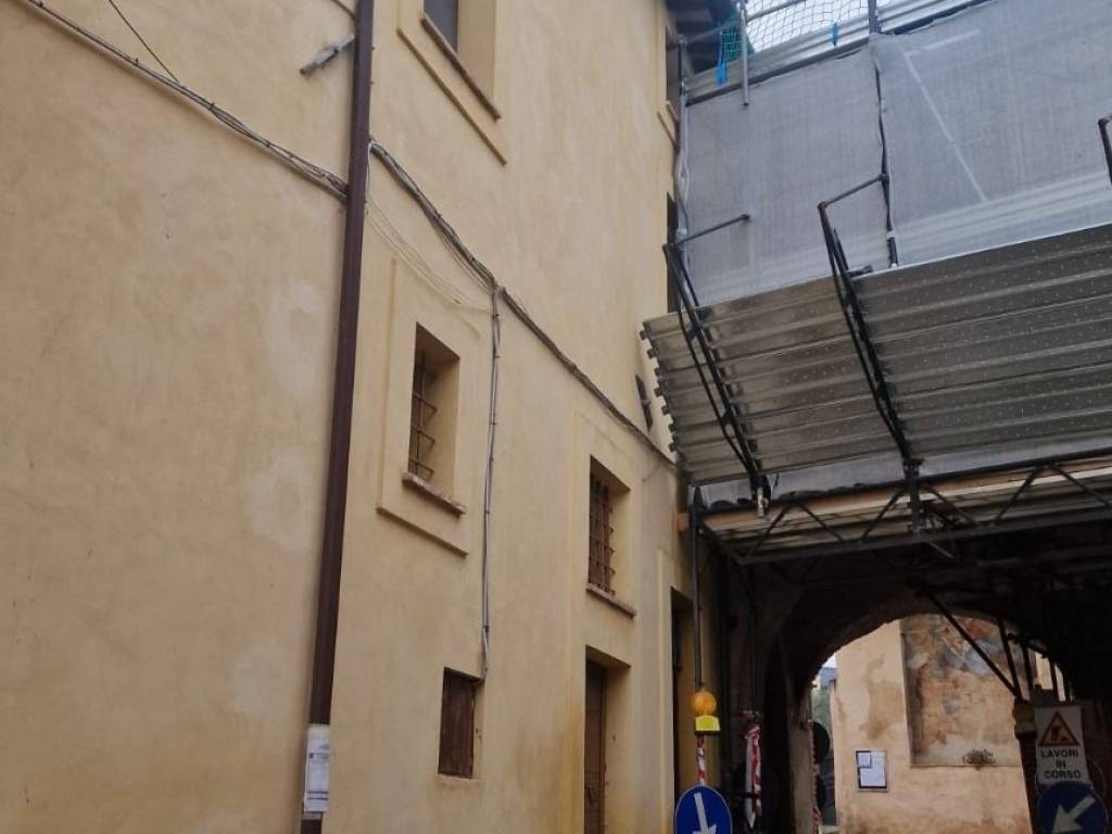 casa indipendente in vendita a Foligno in zona Cancellara