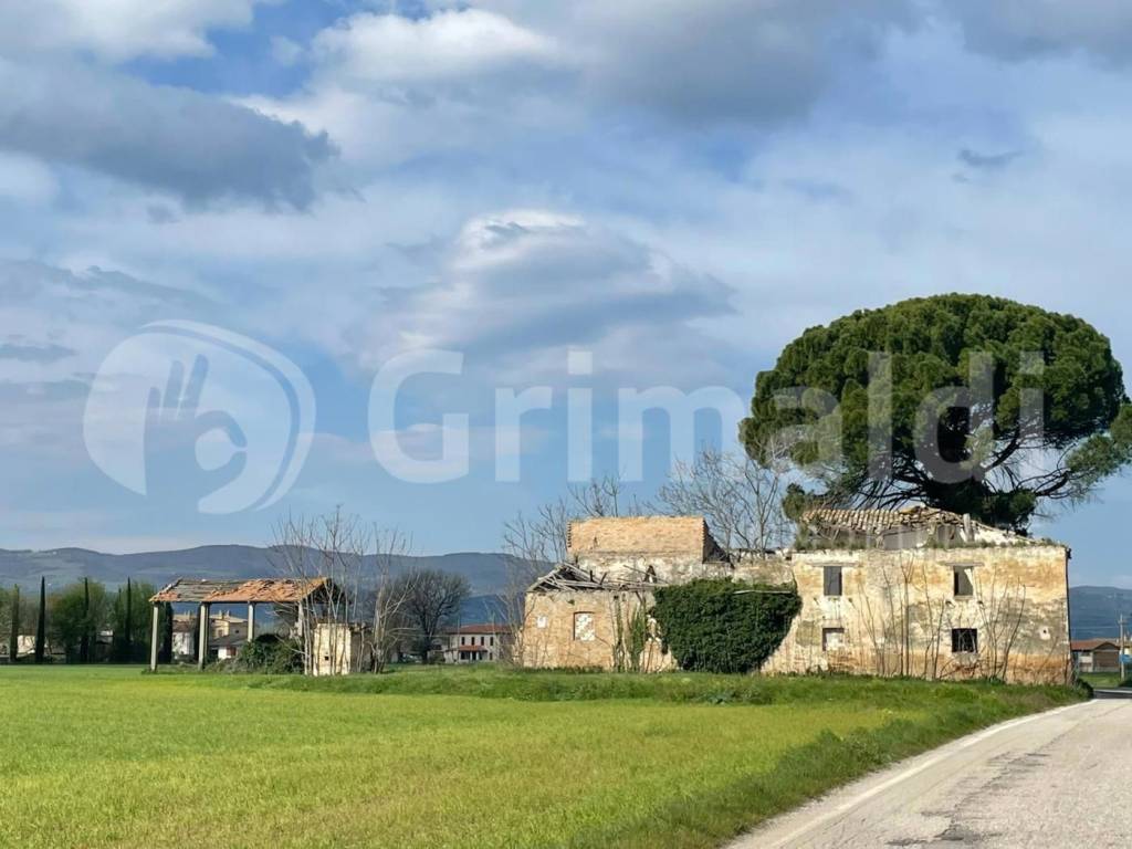 casa indipendente in vendita a Foligno in zona Budino