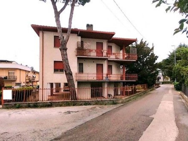 appartamento in vendita a Foligno in zona Camino