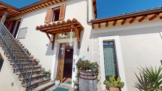 casa semindipendente in vendita a Foligno in zona San Giovanni Profiamma