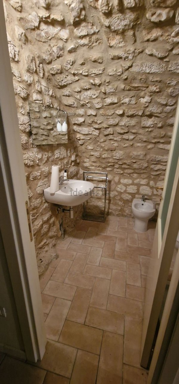 appartamento in vendita a Foligno in zona Verchiano