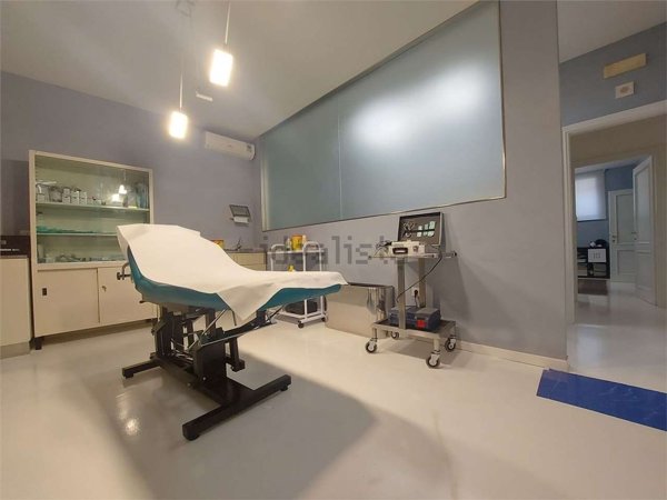 ufficio in vendita a Foligno