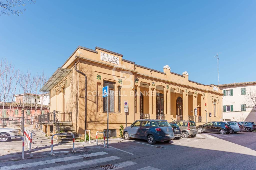 locale di sgombero in vendita a Foligno