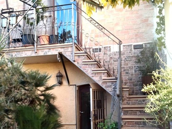 casa indipendente in vendita a Foligno in zona Sant'Eraclio