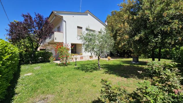 casa indipendente in vendita a Foligno