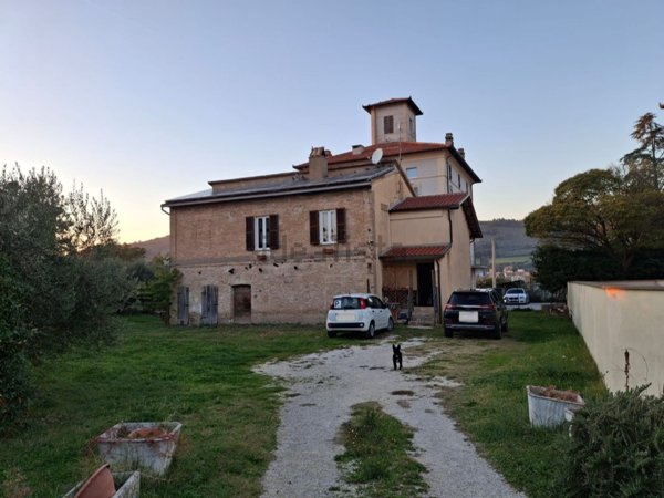 appartamento in vendita a Foligno in zona Fondi