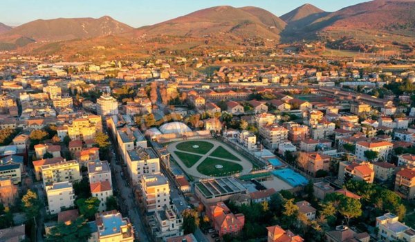 negozio in vendita a Foligno
