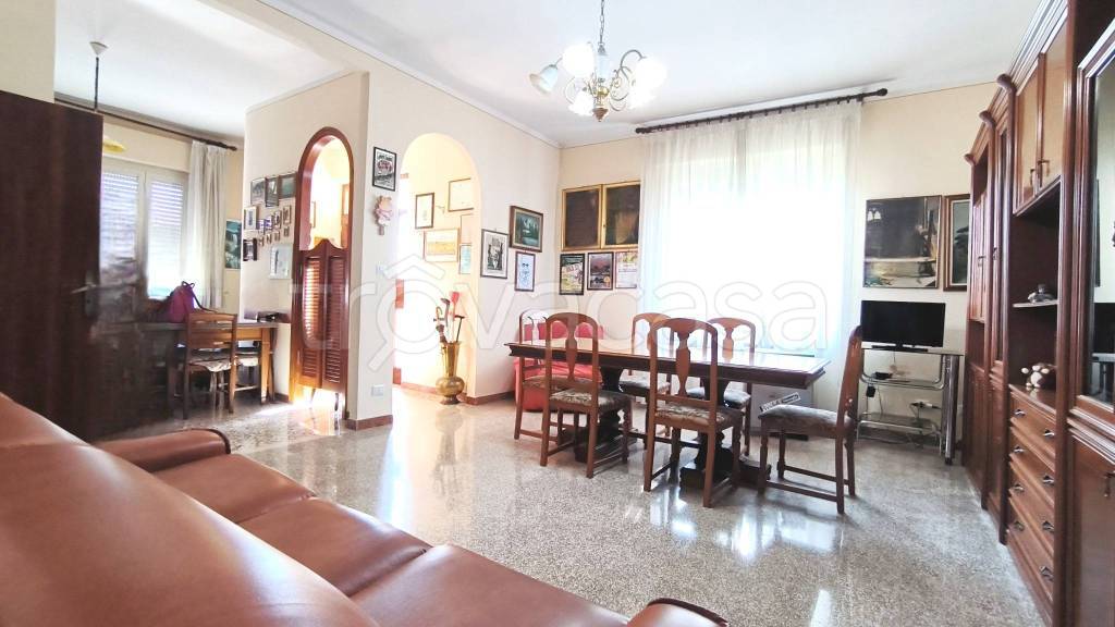 casa indipendente in vendita a Foligno in zona Camino