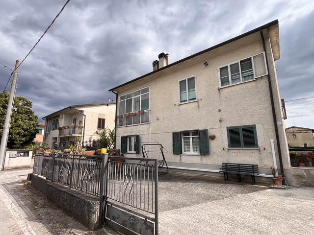 appartamento in vendita a Foligno in zona Corvia