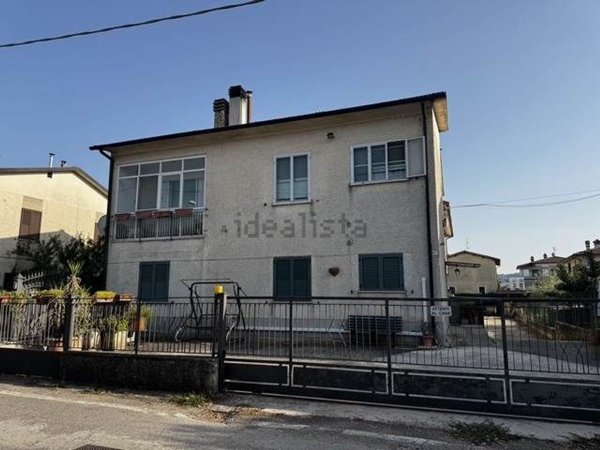appartamento in vendita a Foligno in zona Sterpete