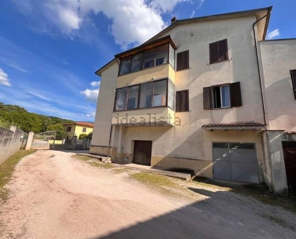 appartamento in vendita a Foligno in zona Sant'Eraclio