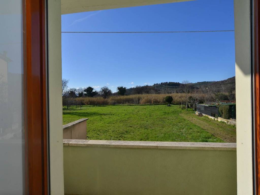 appartamento in vendita a Foligno in zona Vescia