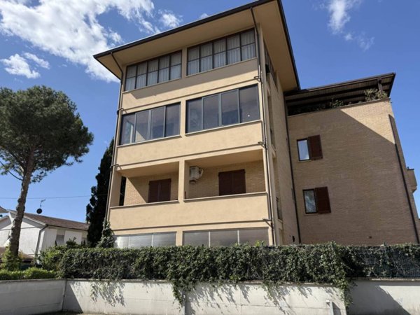 appartamento in vendita a Foligno in zona Paciana