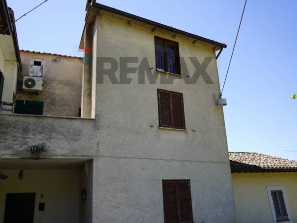 casa indipendente in vendita a Foligno