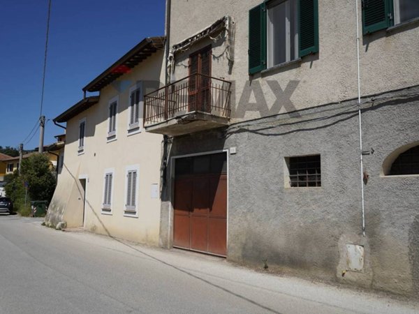 casa indipendente in vendita a Foligno