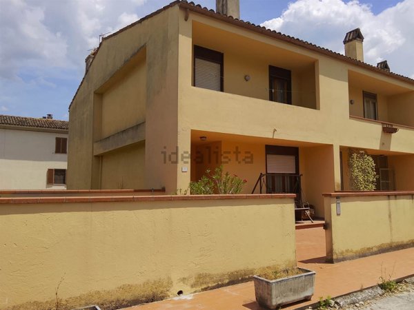 casa indipendente in vendita a Foligno in zona Sant'Eraclio