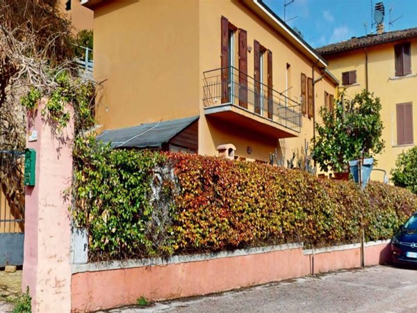 casa indipendente in vendita a Foligno in zona Pontecentesimo