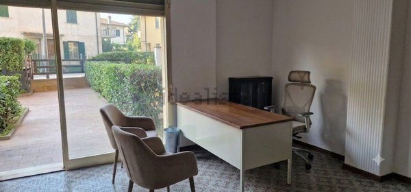 ufficio in vendita a Foligno