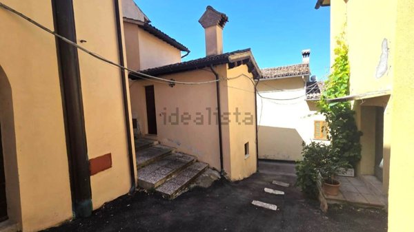 appartamento in vendita a Foligno in zona Scandolaro