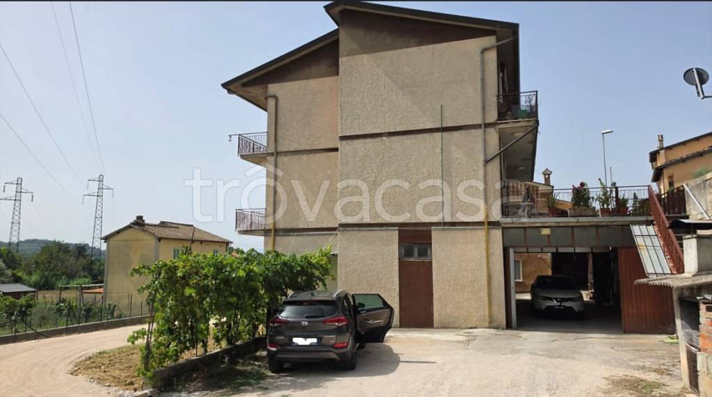 appartamento in vendita a Foligno in zona Colle San Giovanni