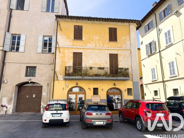 negozio in vendita a Foligno in zona Montarone