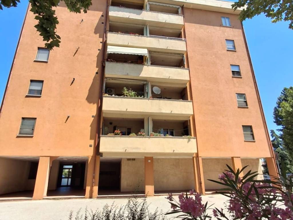 appartamento in vendita a Foligno in zona Paciana