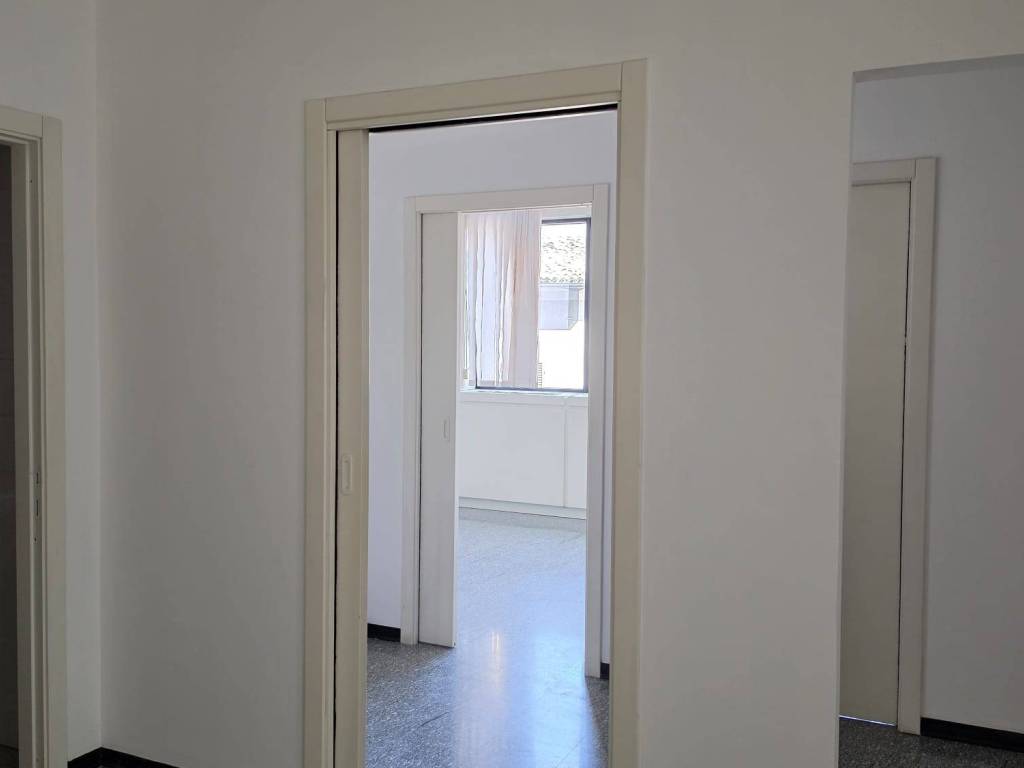 ufficio in vendita a Foligno in zona Cantagalli