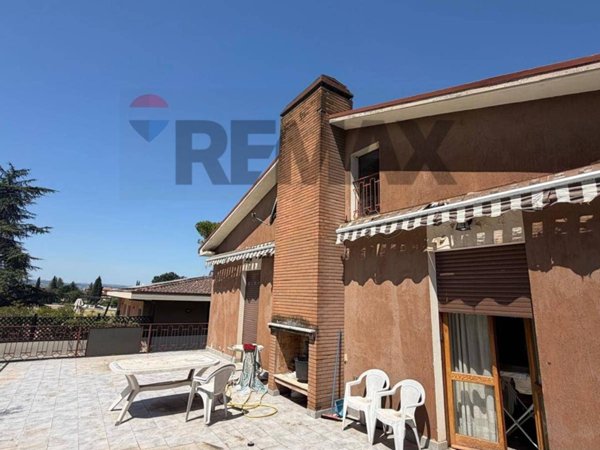 casa indipendente in vendita a Foligno