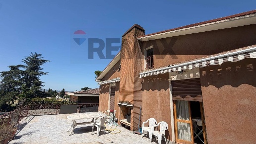 casa indipendente in vendita a Foligno