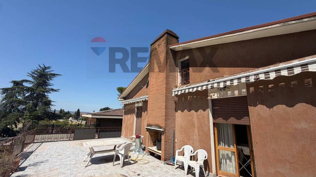 casa indipendente in vendita a Foligno