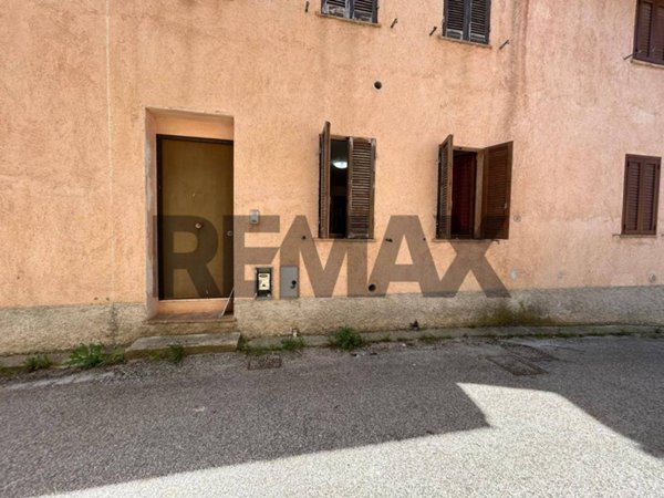 casa indipendente in vendita a Foligno in zona Vionica