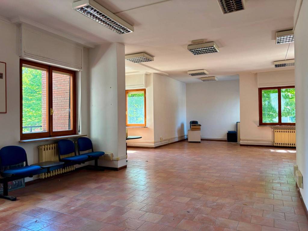 ufficio in vendita a Foligno