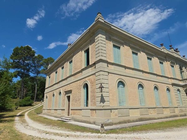 casa indipendente in vendita a Foligno