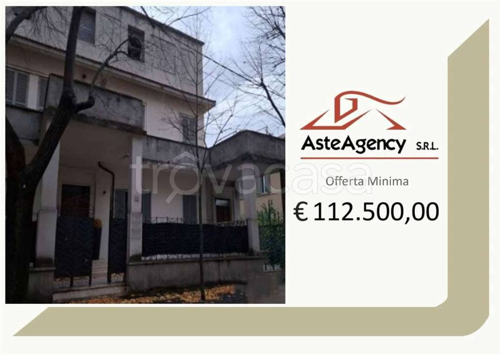 casa indipendente in vendita a Foligno