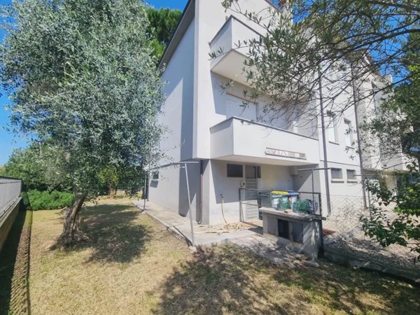 casa indipendente in vendita a Foligno