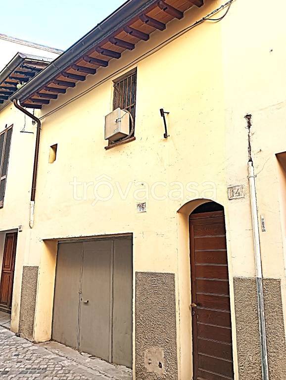 casa indipendente in vendita a Foligno