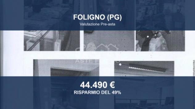 negozio in vendita a Foligno in zona Paciana