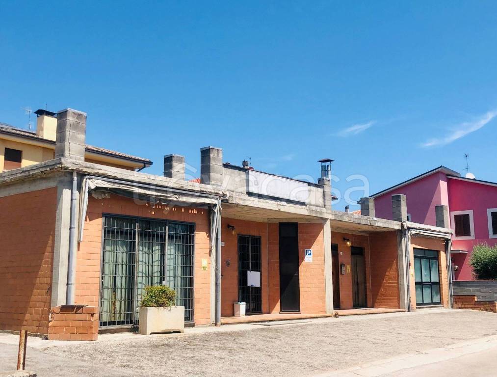appartamento in vendita a Foligno in zona Scafali