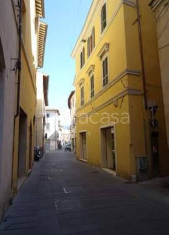 ufficio in vendita a Foligno