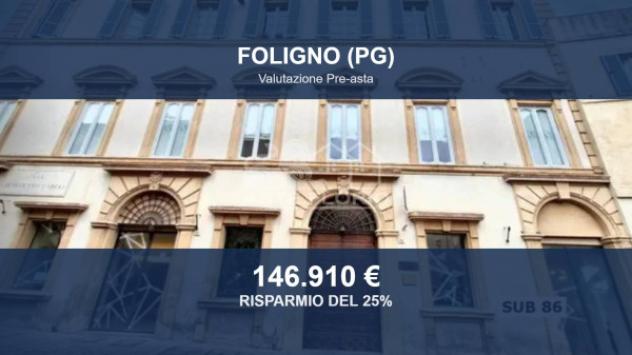 locale commerciale in vendita a Foligno