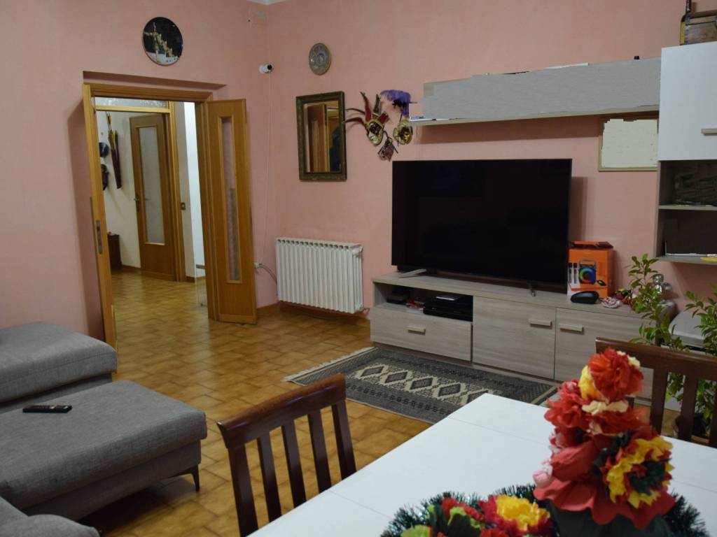 appartamento in vendita a Foligno in zona Borroni